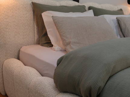 Boxspring Dreamhouse Harmony, hoofdbord detail met groen beddengoed