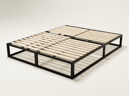 Metalen bedframe Torino met lattenbodem, hoekaanzicht op witte achtergrond